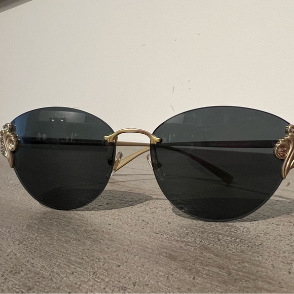 Versace Black and Gold Women's Sunglasses (BRAND NEW) - Picture 2 of 5